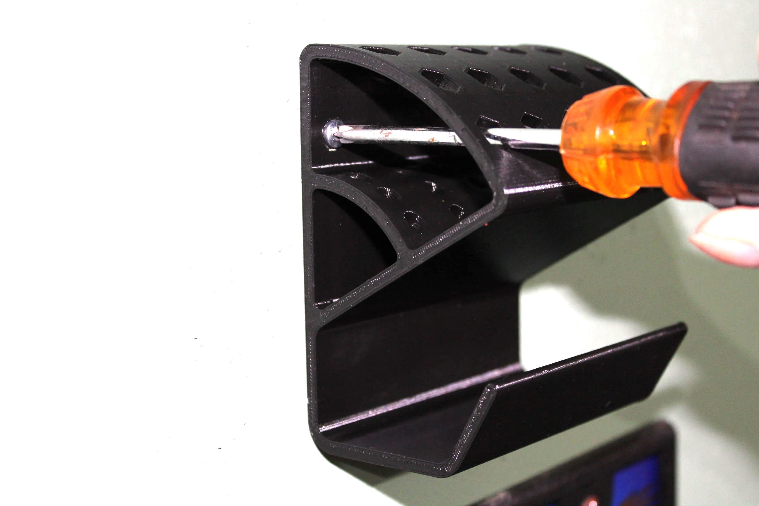 3D Printed 5-Set Dart Wall Holder with Shelf for Accessories: Keep Your Darts Clean and Organized
