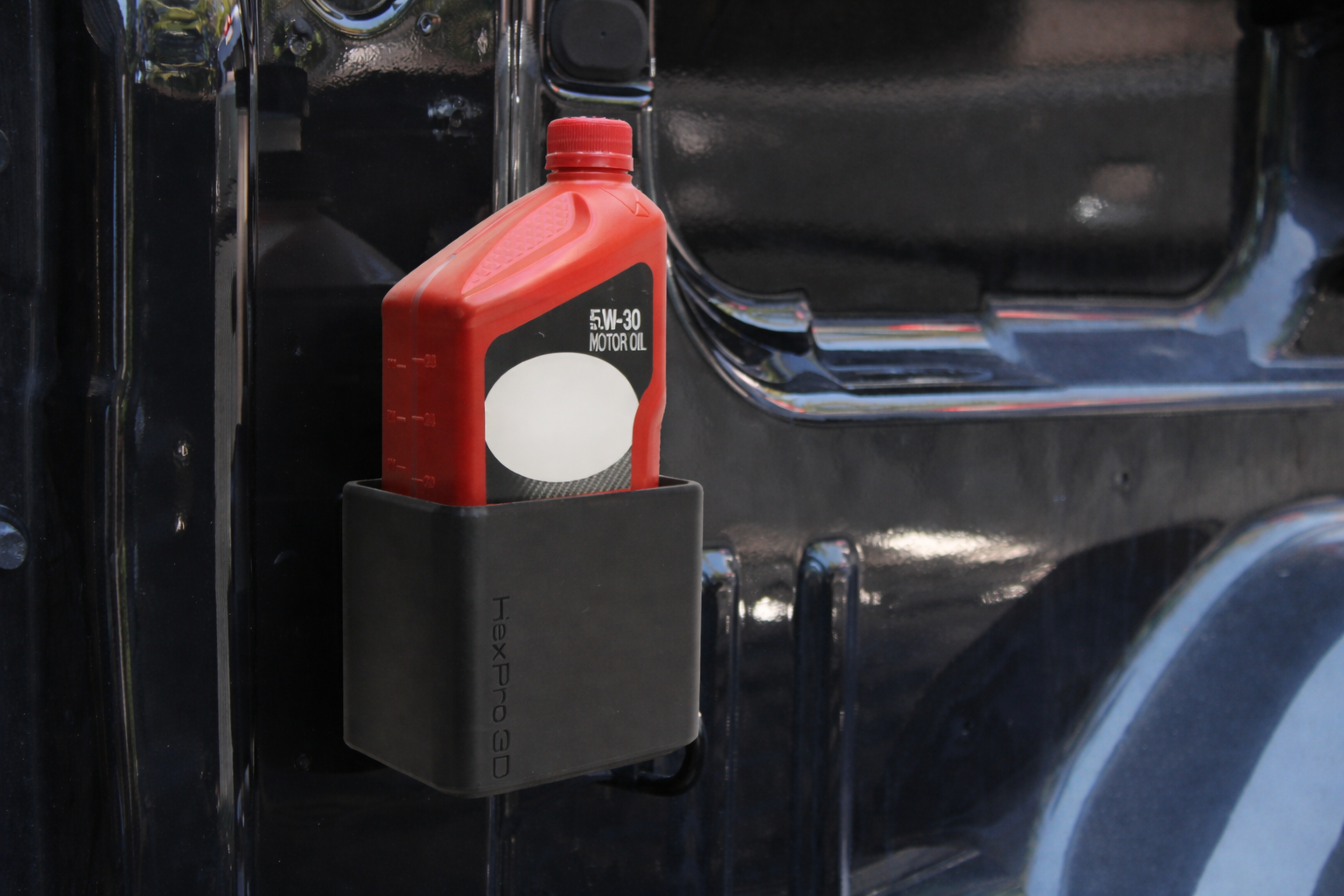 HexPro3D DieselDock Magnetic Motor Oil Bottle Holder – 1 Quart Oil Storage for Truck Beds, Toolboxes & Shops, Fits Most Brands