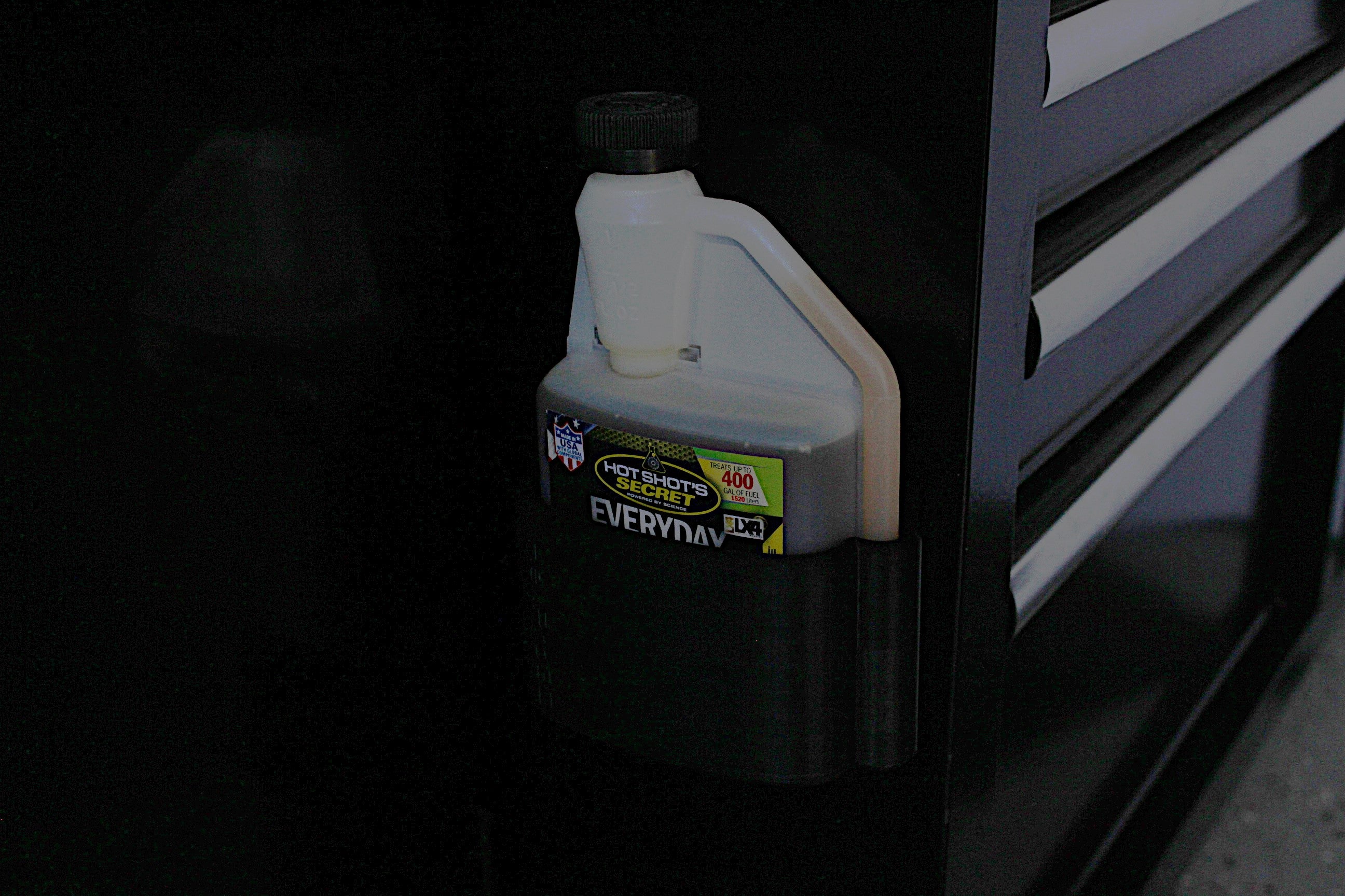 HexPro3D DieselDock – Magnetic Holder for Diesel Fuel Additives (Compatible with Hot Shots EDT 16oz Bottles) *Recently Improved*