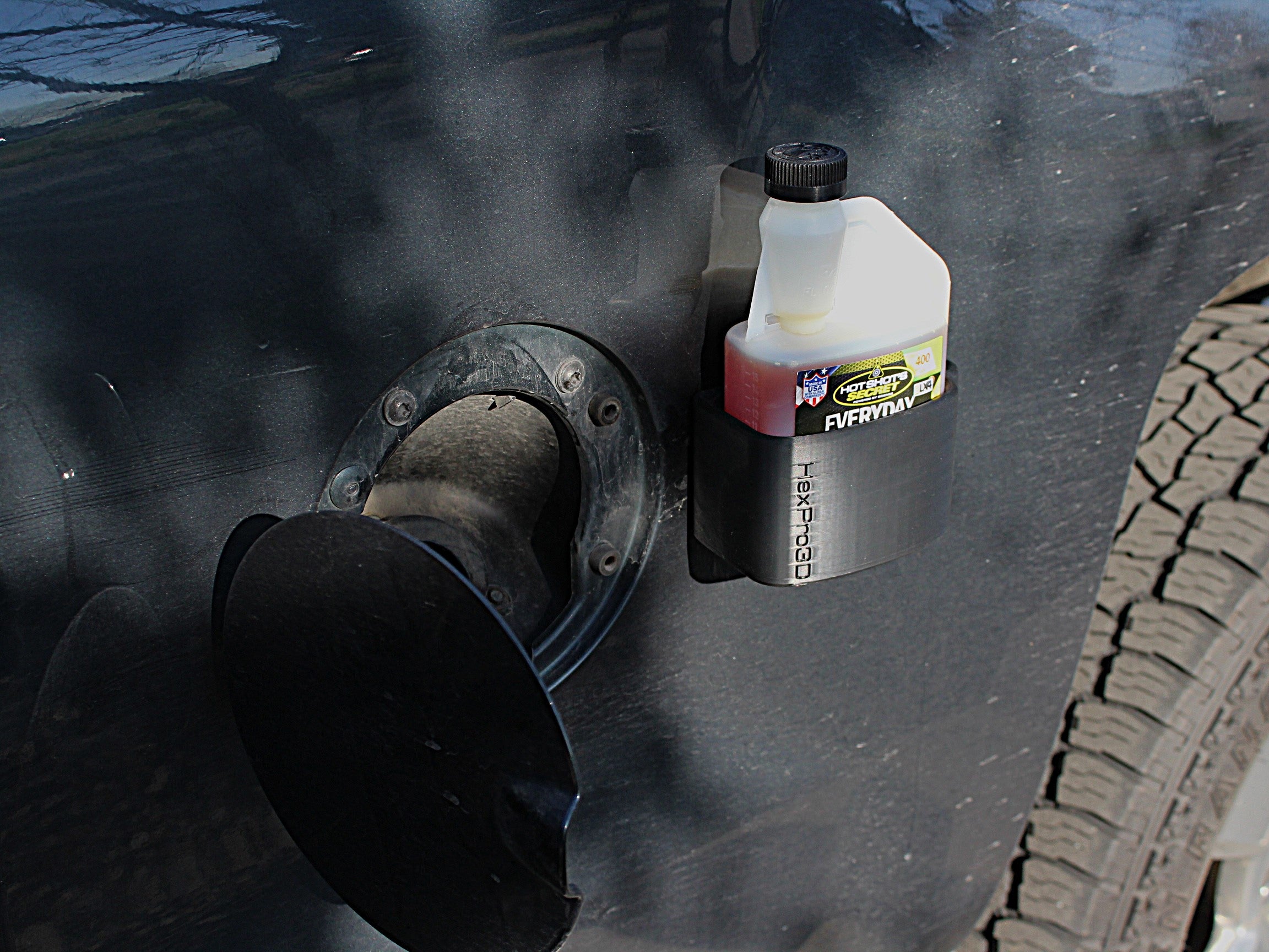 HexPro3D DieselDock – Magnetic Holder for Diesel Fuel Additives (Compatible with Hot Shots EDT 16oz Bottles) *Recently Improved*